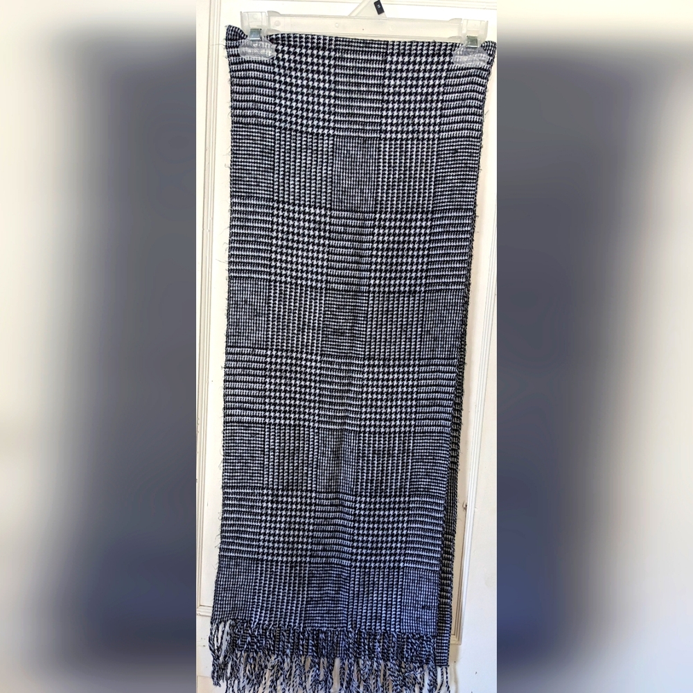 Pierre Cardin Fine Muffler Women's Scarf